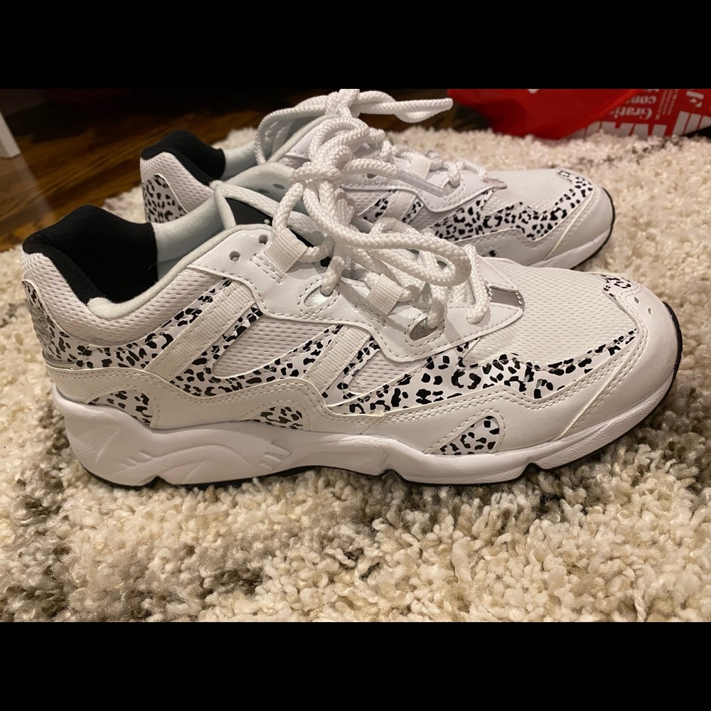 BRAND NEW NEW BALANCE 850